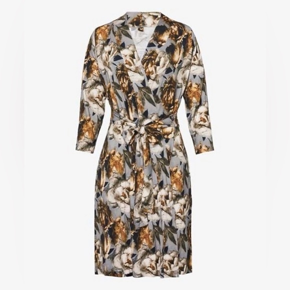 Posh Peanut | Intimates & Sleepwear | Posh Peanut Paige Peony Robe ...